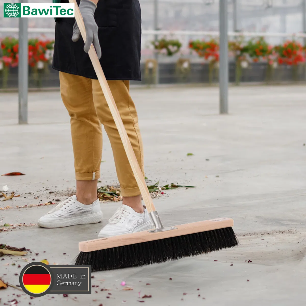 Rosshaar Besen Saalbesen 60cm weiche Borsten mit Stiel 160cm Besenstiel | Sehr weiche feine Naturhaar-Rosshaar-Borsten, Holzstiel-Ø 28mm, Metall-Stielhalter