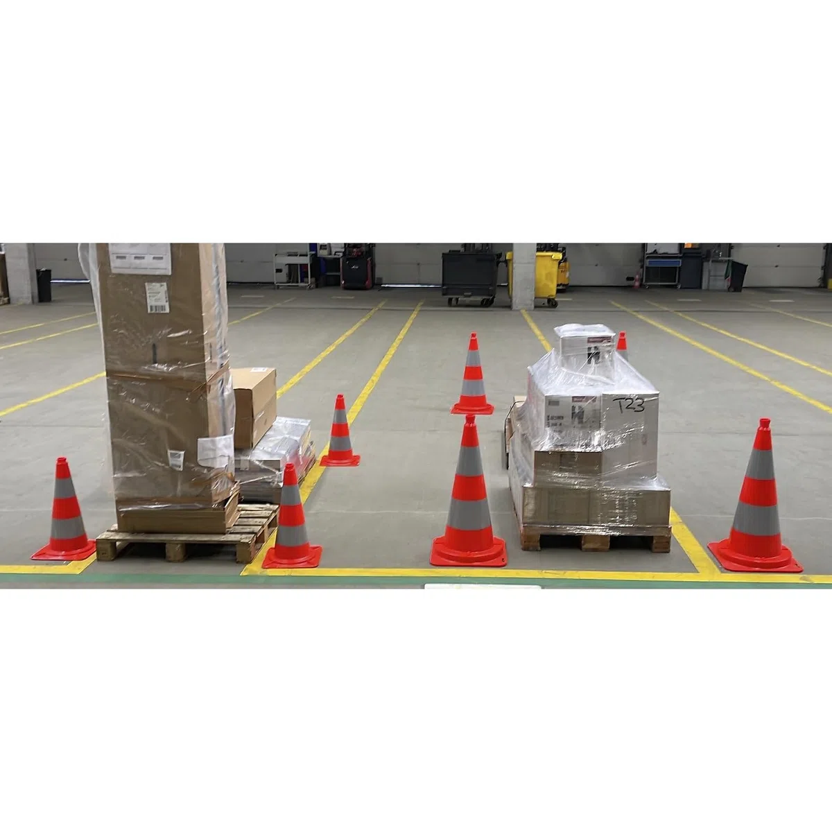 kaiserkraft | Leitkegel aus PVC | 20 Stück | reflektierend | Höhe 75 cm